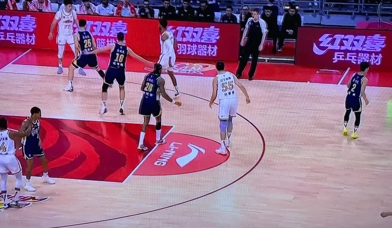 辽宁队爆发神级表现，CBA季后赛被彻底压制，救主
