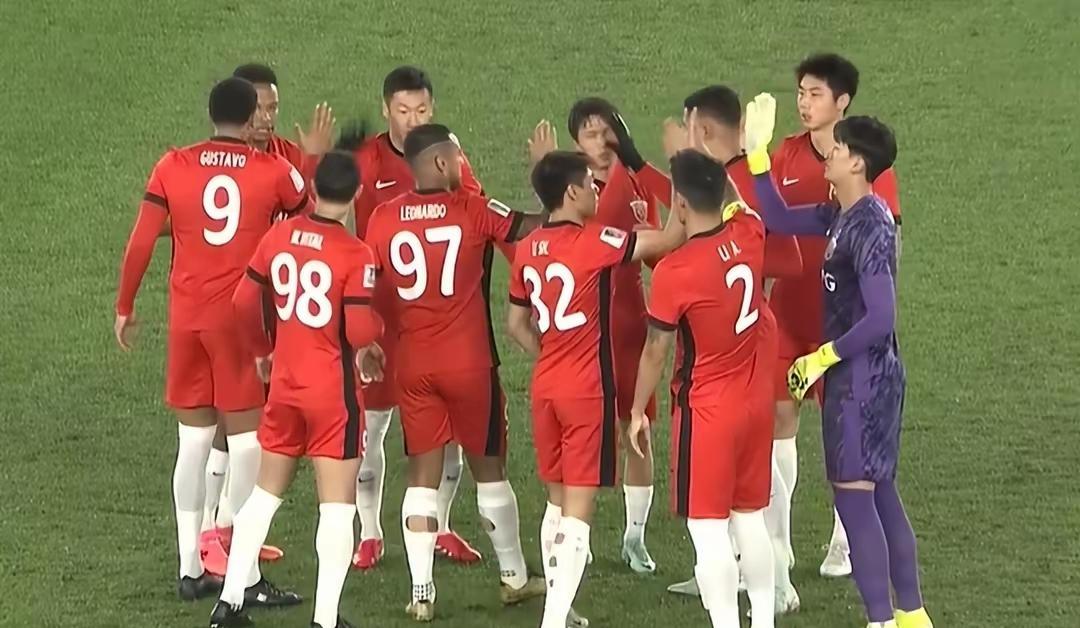 包含凭借一波上海海港，亚冠成功碾压，现场弹幕炸裂的词条