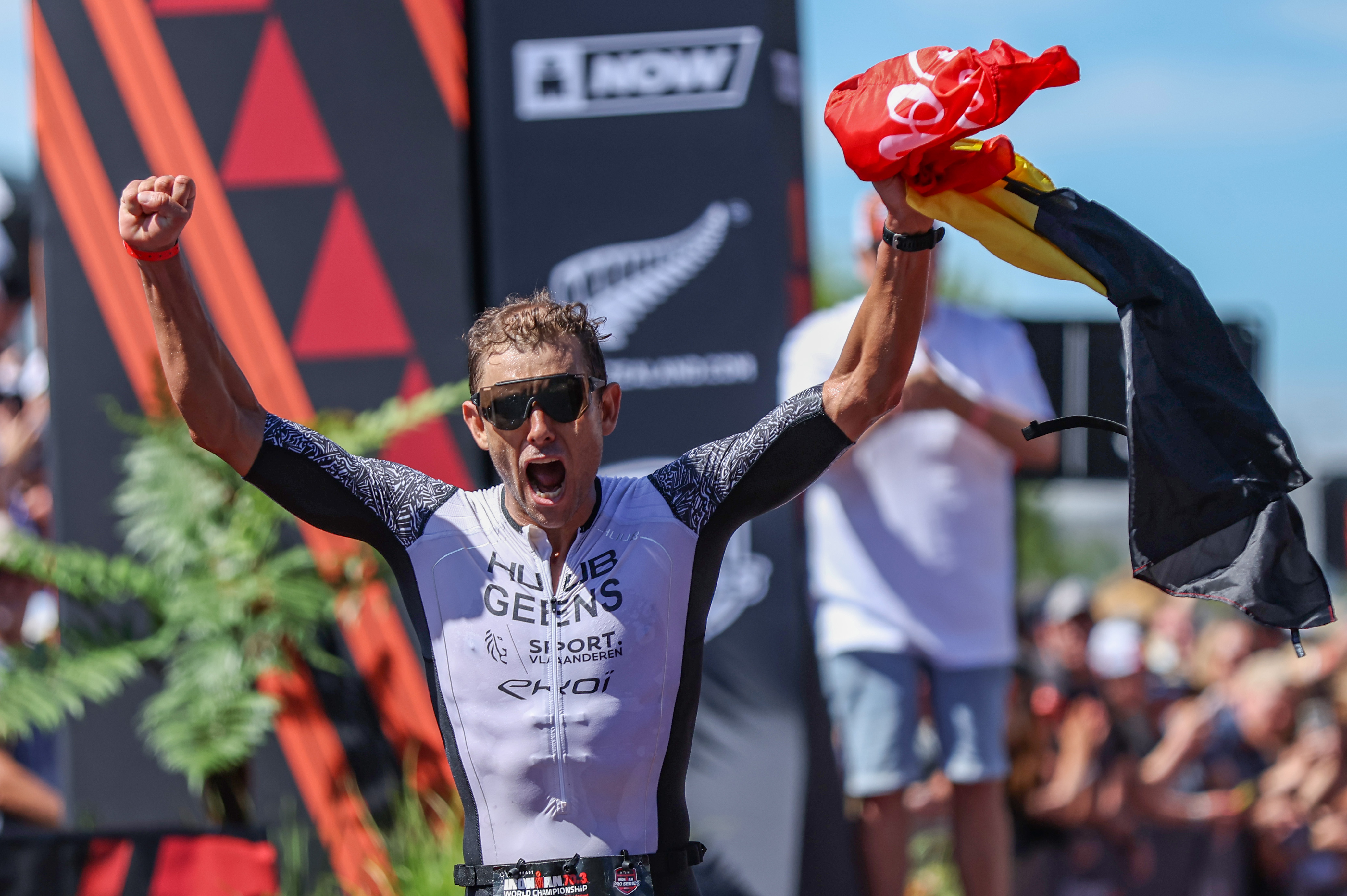 新西兰赛艇选手力挽狂澜，展现实力的简单介绍