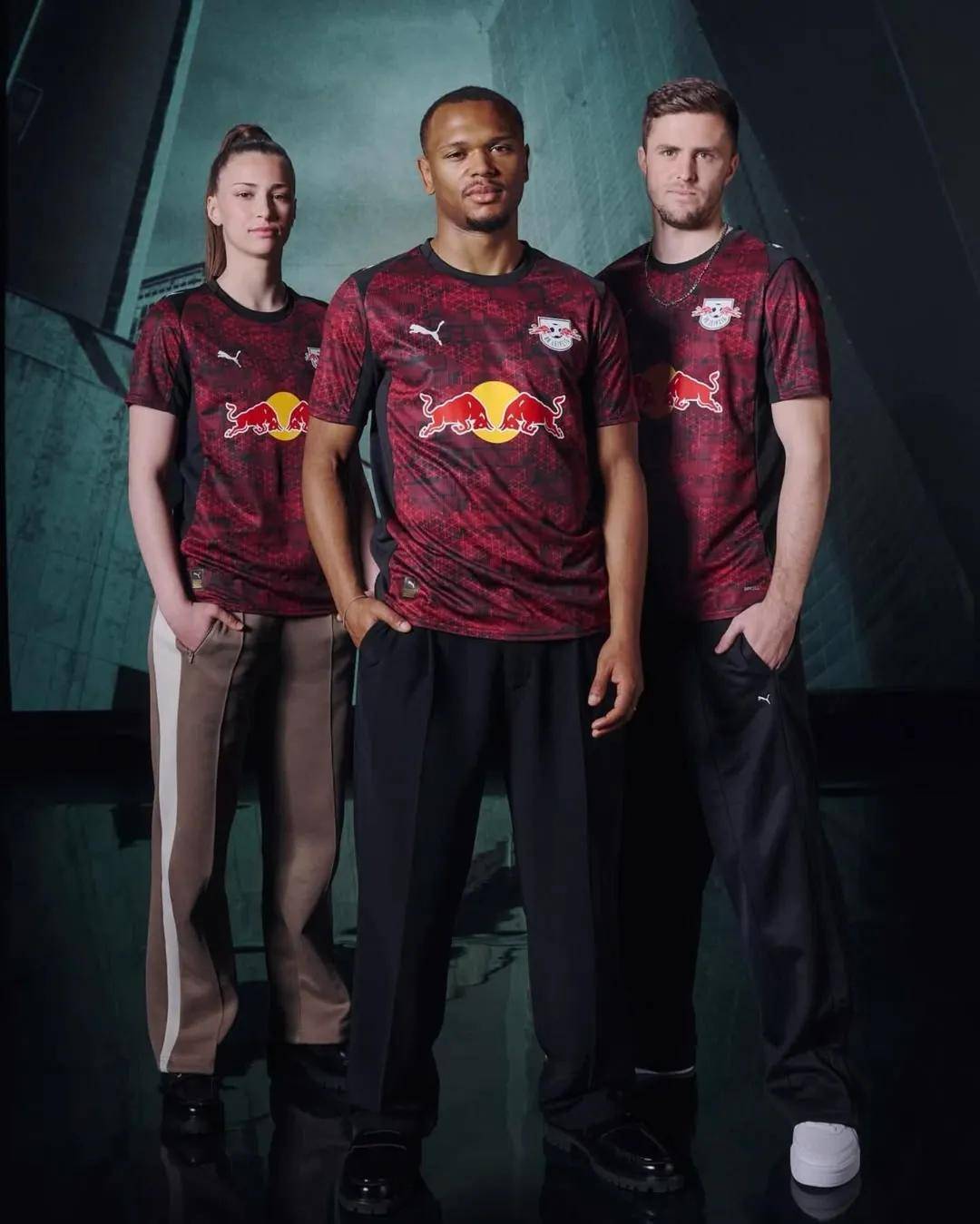 RB莱比锡豪取三分,领跑全军 RB莱比锡豪取三分,领跑全军