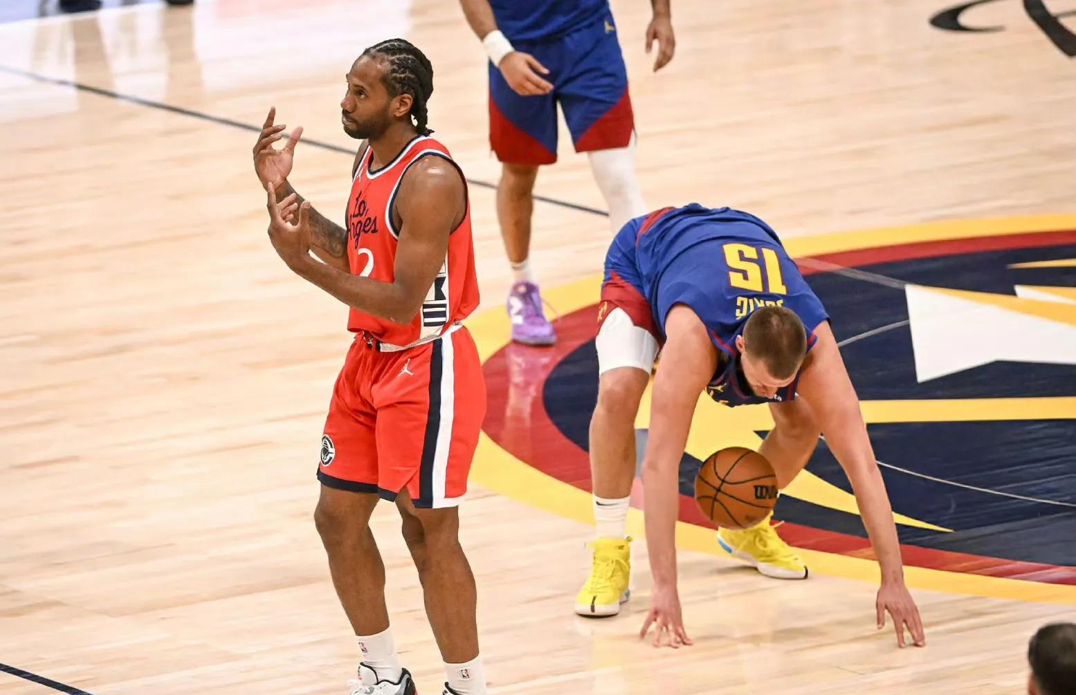 莱昂纳德砍下40+，快船大胜猛龙