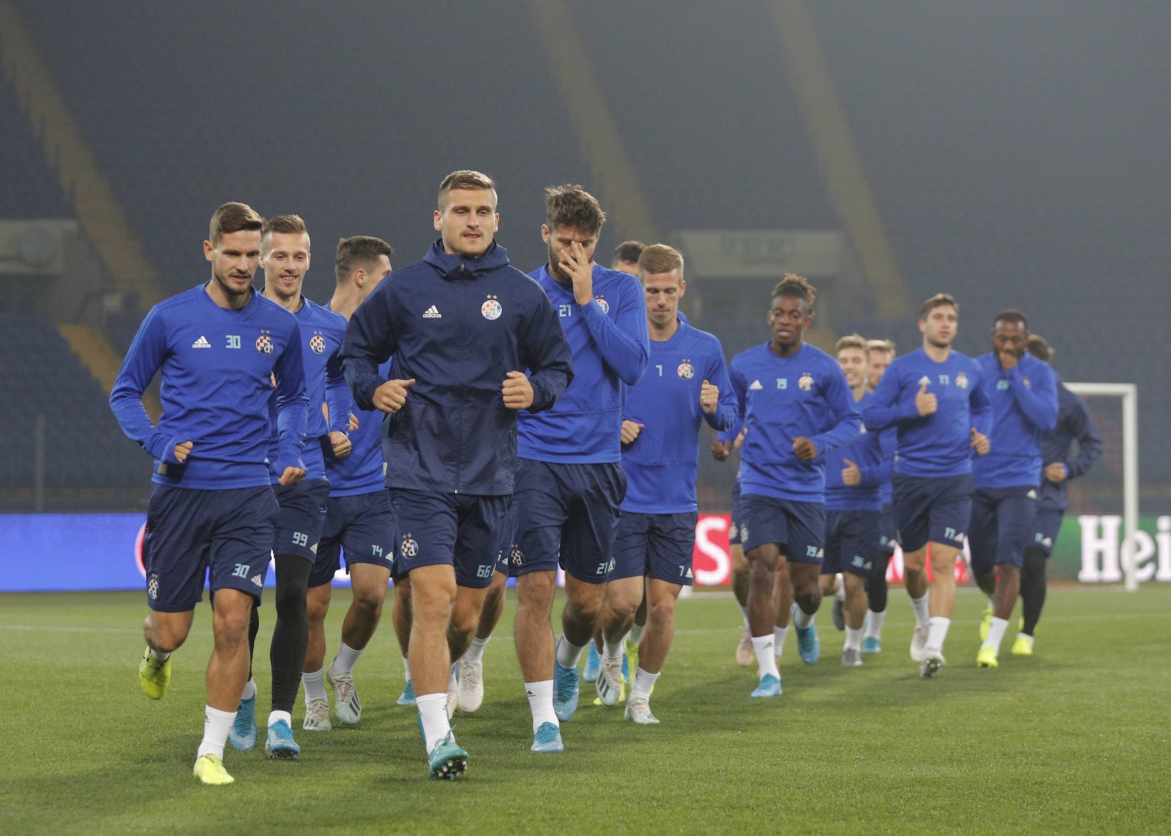 关于克罗地亚足球：萨格勒布迪纳摩队创造奇迹的信息