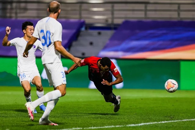 南京苏宁队客场失利,遭遇连败 南京苏宁队客场失利,遭遇连败